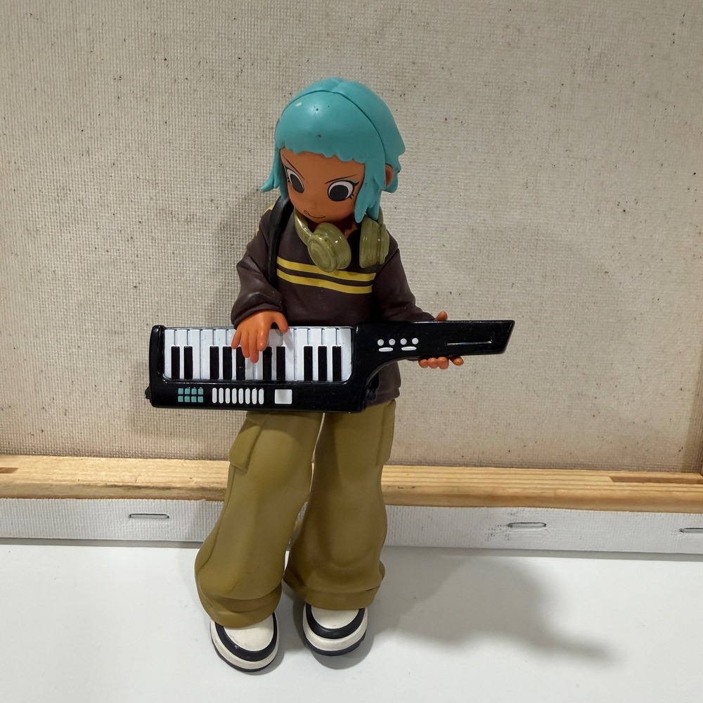 Pop Mart Peach Riot Rise Up Series Gigi Vinyl Figure Keytar Art Toy